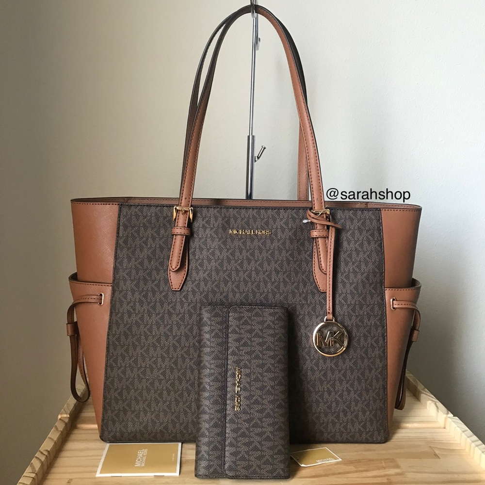 🌼Michael Kors Set
